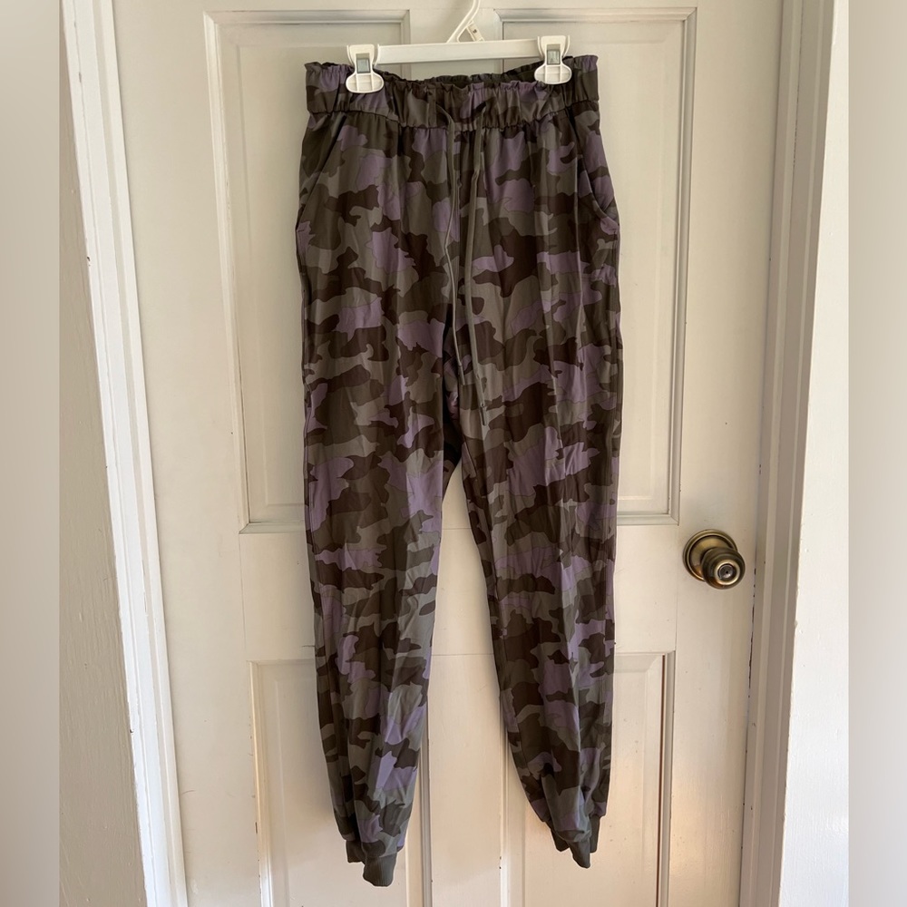 lululemon Stretch High-Rise Jogger - Camo Dusky Lavender Multi: Size 6